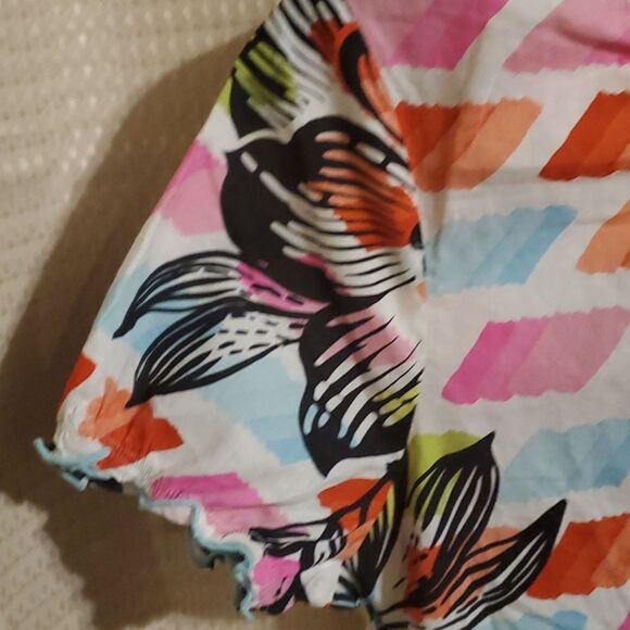 Koi M Bright Multicolored Floral Scrub Top .. - Picture 4 of 8
